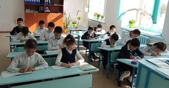 «Атамекен» тақырыбында біріңғай республикалық диктант өткізілді. 3 б сыныбы, сынып жетекшісі Диханбаева Кулбаркан Досмаиловна