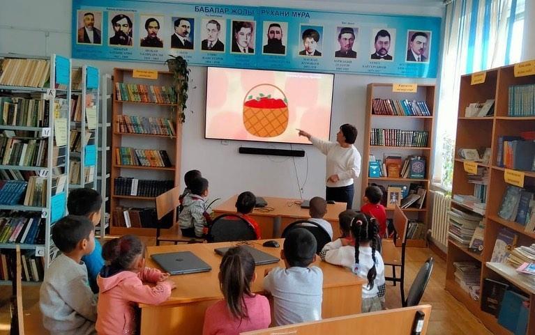 Мектептің кітапханасында мектепалды даярлық 0"А" тобының "Күзгі еңбек " тақырыбы бойынша тіл дамыту ұйымдастыру әрекетін өткізуі