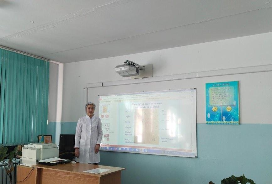 “Жасөспірім және зиянды заттар зардабы” атты дәріс сабағын 6-7 сыныптар арасында мектеп медбикесі Утемуратова А.Ф. өткізді.
