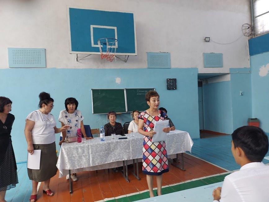 2023 жылдың 15 маусым күні 11 сынып білімалушылардың қорытынды аттестаттаудан өткізу тәртібіне сәйкес орыс тілі пәнінен жазбаша емтихан өтілуде.