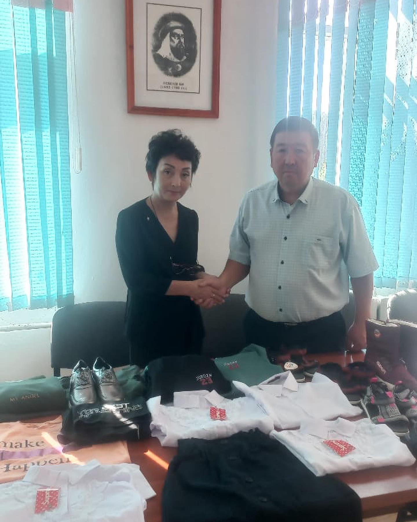 “ Мектепке жол” жалпы республикалық қайрымдылық акциясы “Жақсылықты жаса” ұранымен атты іс-шарамызға ауылымыздың жеке шаруа қожалығы Шүйкембаев Серік 6 оқушымызға мектеп формаса мен қамтамасыз етті.